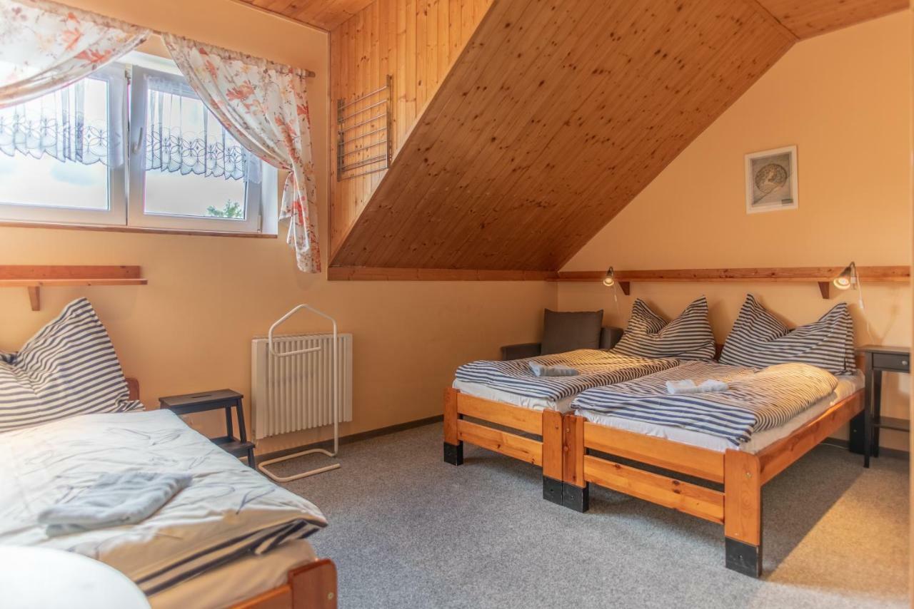 Penzion U Zpěváků Nové Hute Exterior foto